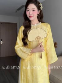 Áo dài tằm vàng cổ ngọc đi tiệc tại Đà Nẵng size M