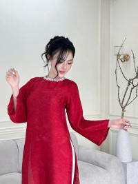 Áo dài đỏ viền ngọc tằm đi tiệc tại Đà Nẵng size M