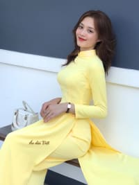 Áo dài vàng truyền thống đi tiệc tại Đà Nẵng size M