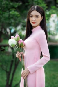 Áo dài hồng truyền thống đi tiệc tại Đà Nẵng size M