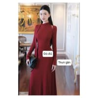 Váy body dáng dài cổ tròn màu đỏ quàng khăn cách điệu nhún eo đính nút sang chảnh chất liệu thun gân lạnh dáng dài đi tiệc tại Đà Nẵng size M