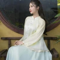Set áo cách tân tay dài tơ xốp gài nút dáng xòe kèm chân váy tơ dài đi tiệc tại Đà Nẵng size M