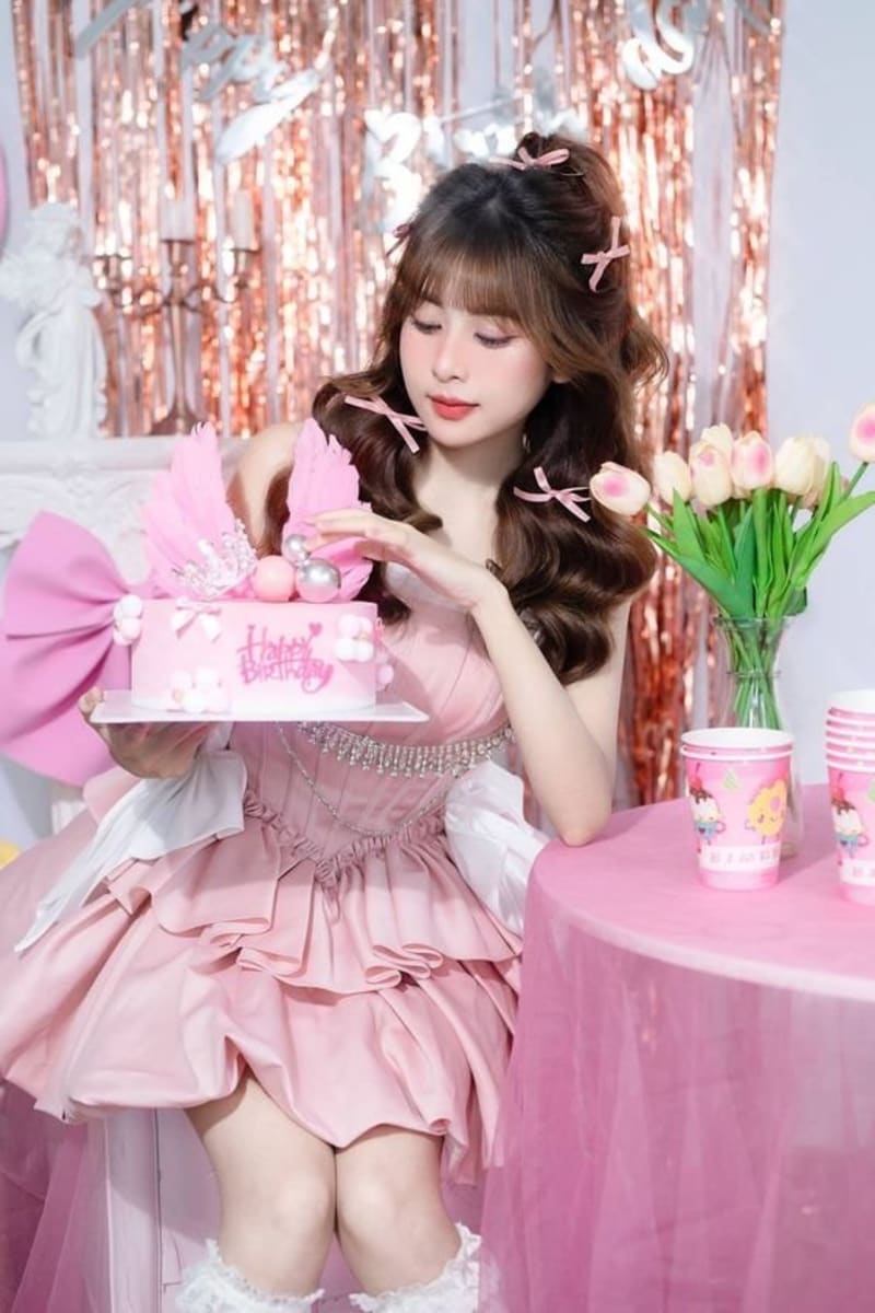 Váy cúp đính đá xòe chụp ảnh sinh nhật sang trọng dáng ngắn nữ đi tiệc tại Đà Nẵng size M