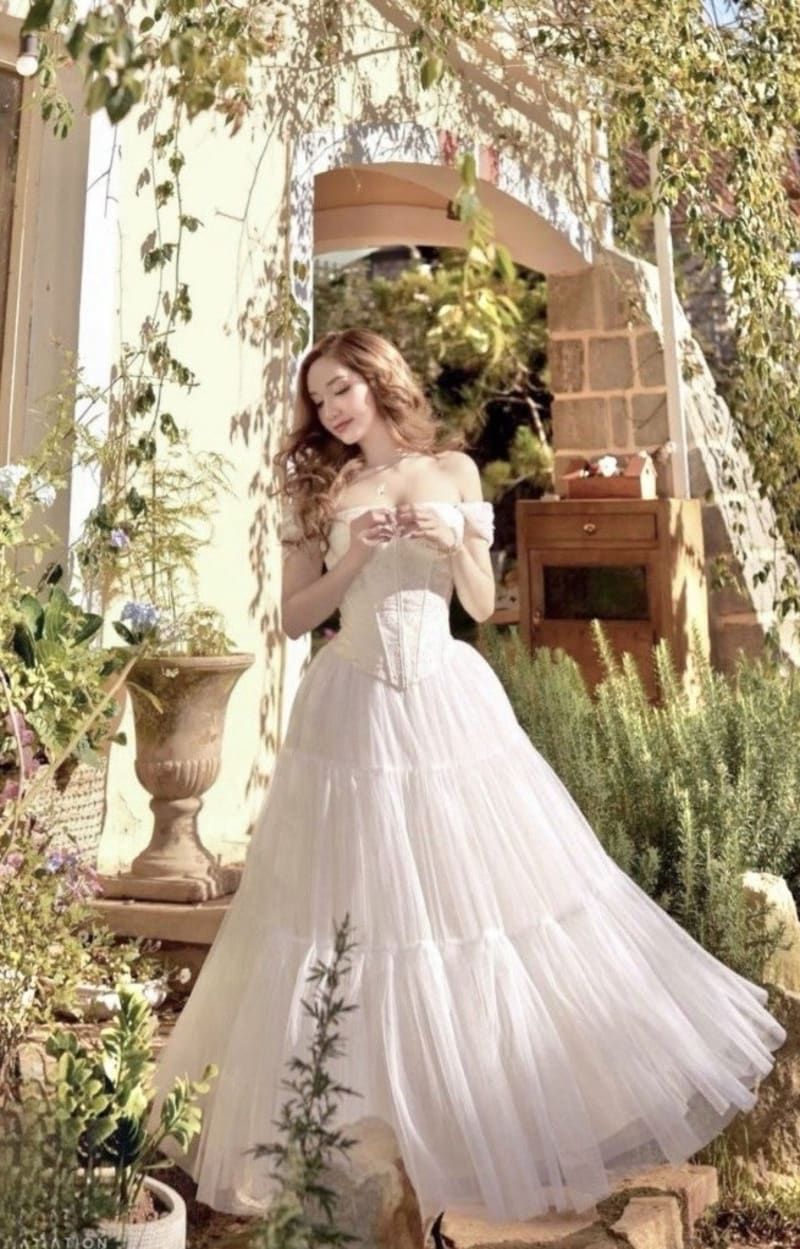 Set áo corset dáng croptop mix chân váy lưới dáng dài sang trọng đi tiệc tại Đà Nẵng size M
