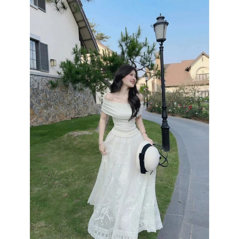 Set dự tiệc áo chất tăm lạnh trễ vai không tay phối chân váy ren dáng xoè dài maxi siêu dễ thương đi tiệc tại Đà Nẵng size M