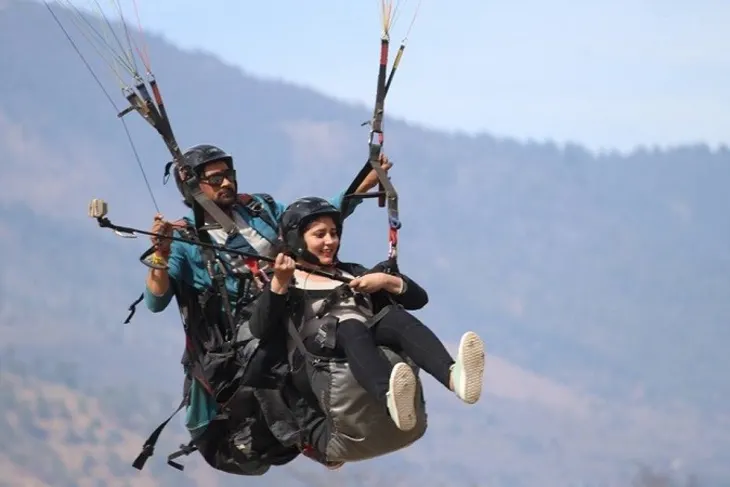 Paragliding In Dobhi Manali Travlics 2 day free intro to paragliding course. facebook t shirt