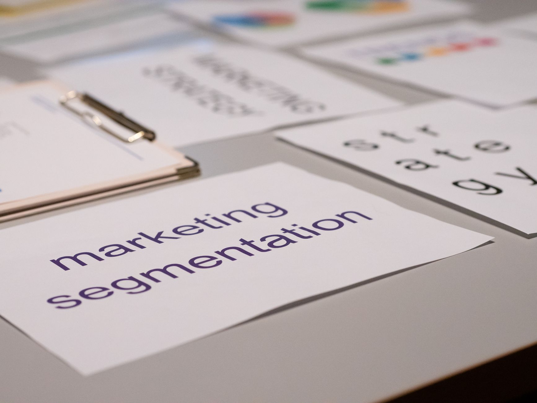 Guide de l'Automatisation Marketing : Comment Passer de la Création Manuelle à la Croissance IA