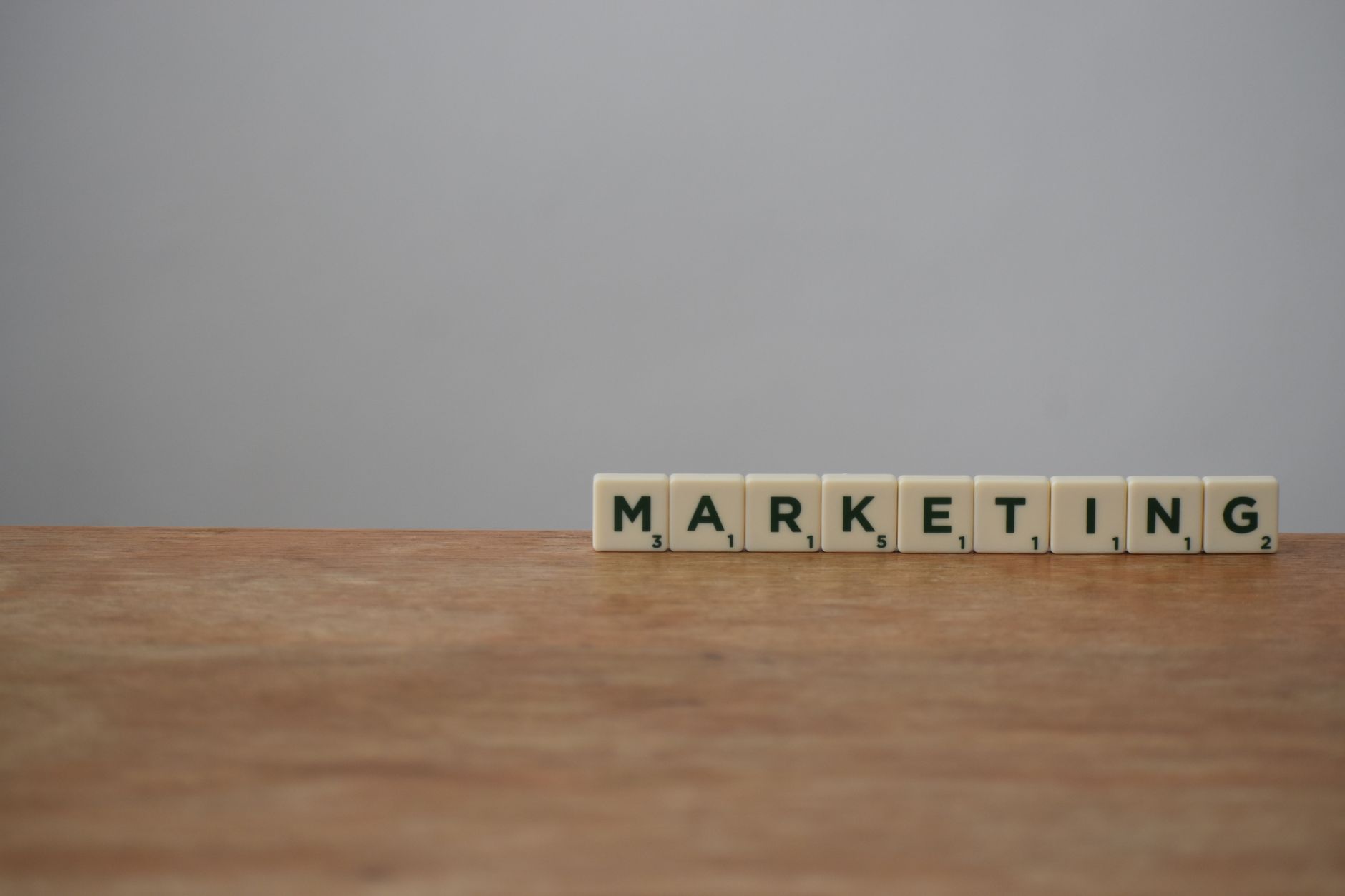 Saisonnalité et Marketing : Comment les Exportateurs et PME peuvent dominer leur marché grâce à l'IA