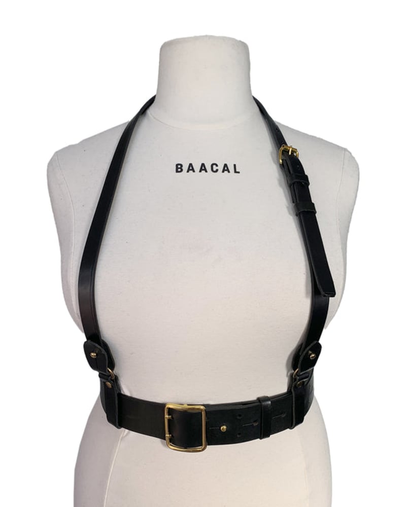 Up your wedding outfit's sexiness with leather harnesses • Offbeat Wed (was  Offbeat Bride)