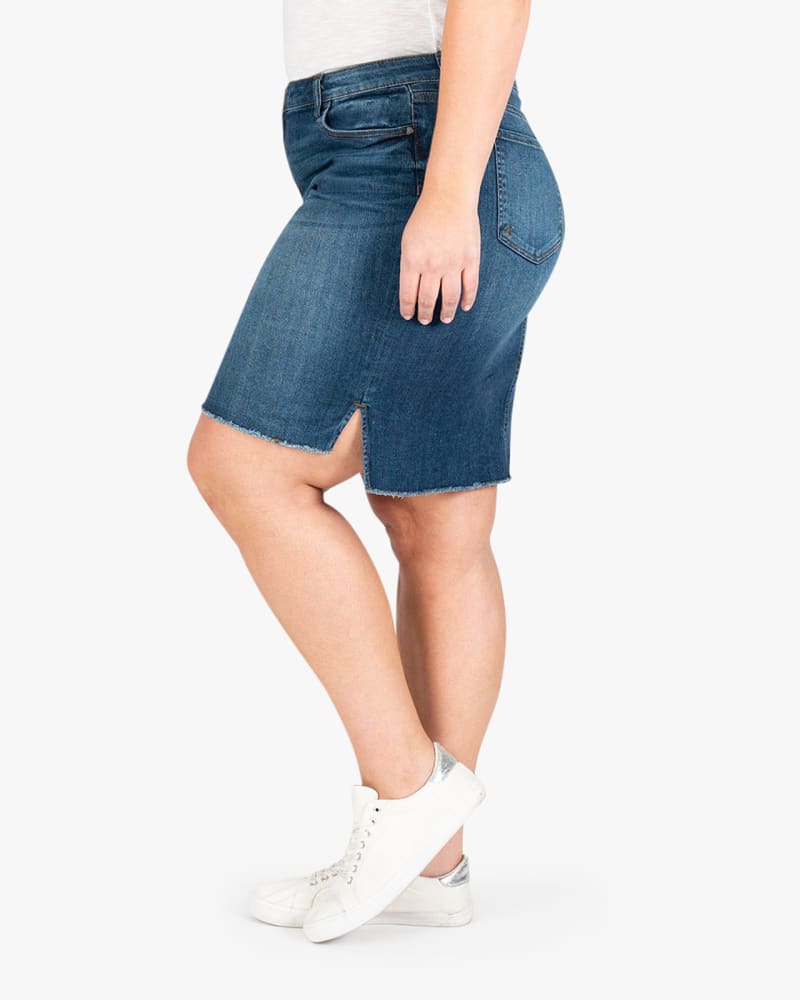 Plus High Rise Frayed Hem Denim Skirt