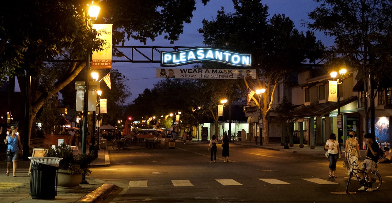 Photo of downtown Pleasanton sign
