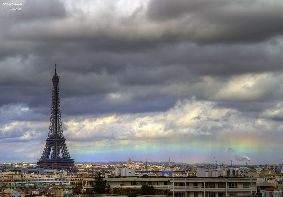 A Horizon Rainbow in Paris