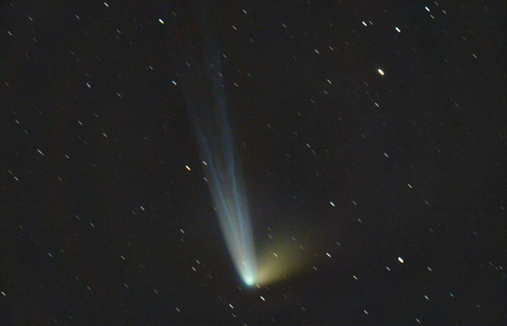 Comet Tails and Star Trails
