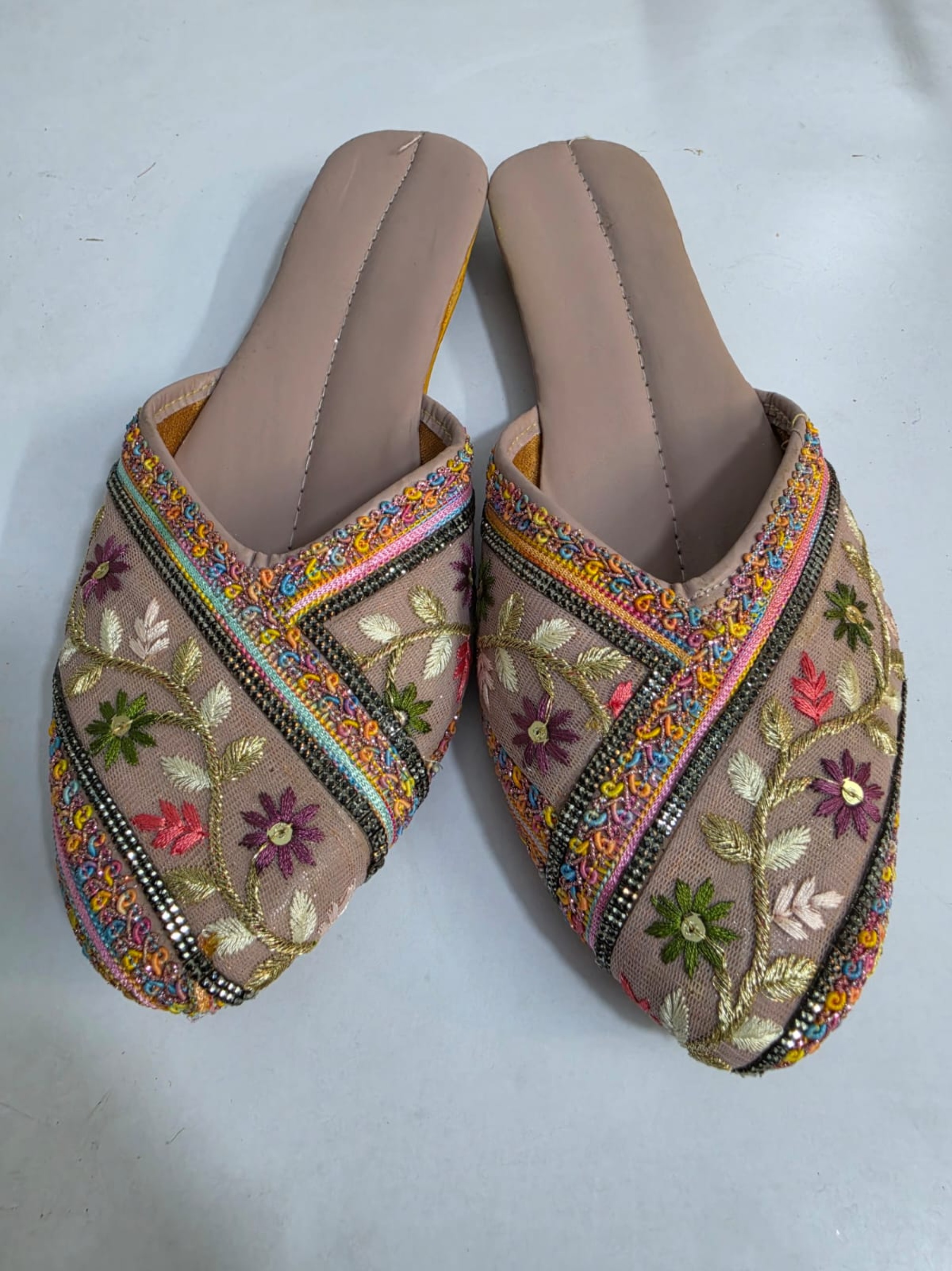 Handmade Rajasthani jutti slippers