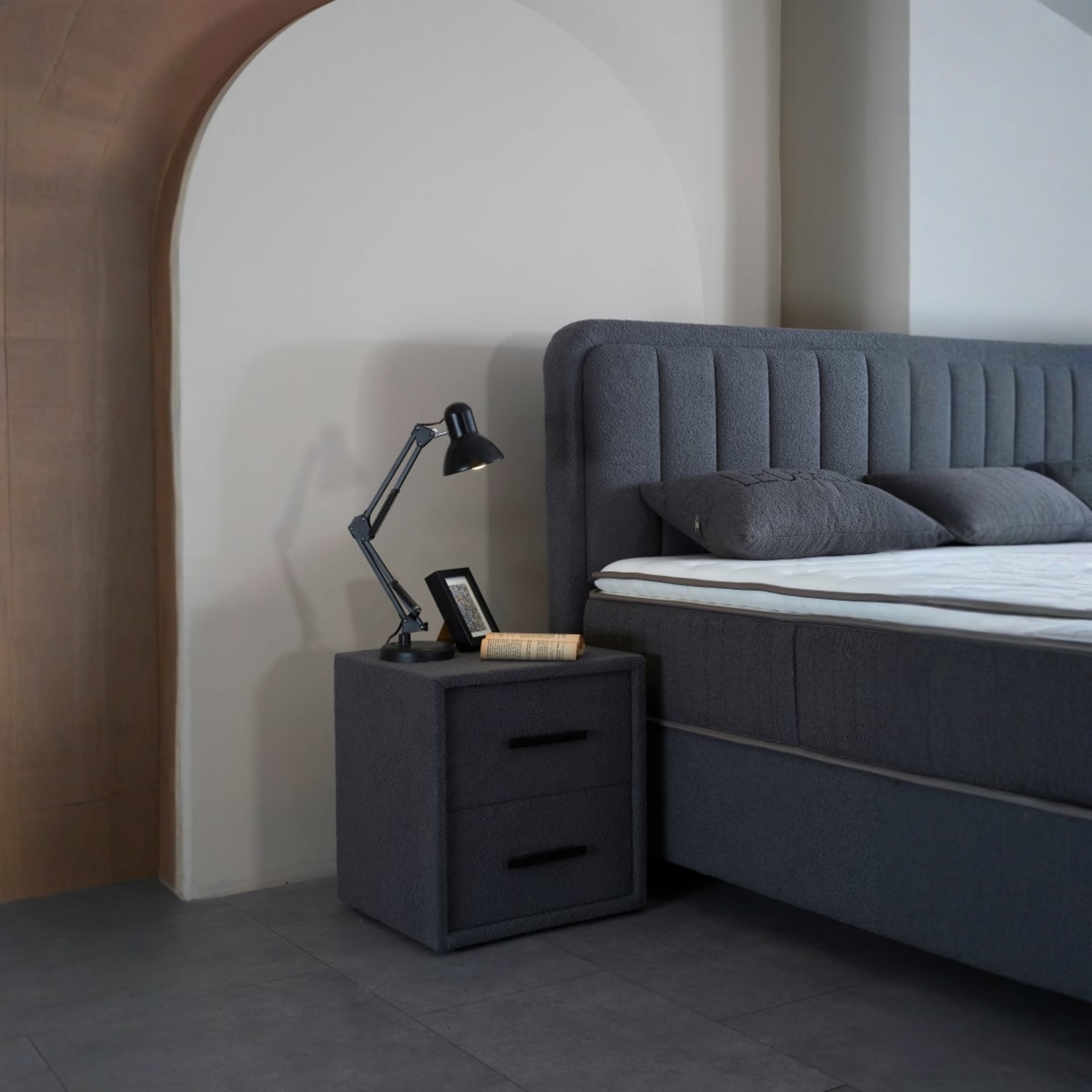 Leo Bedframe Grijs — foto 3 van 4