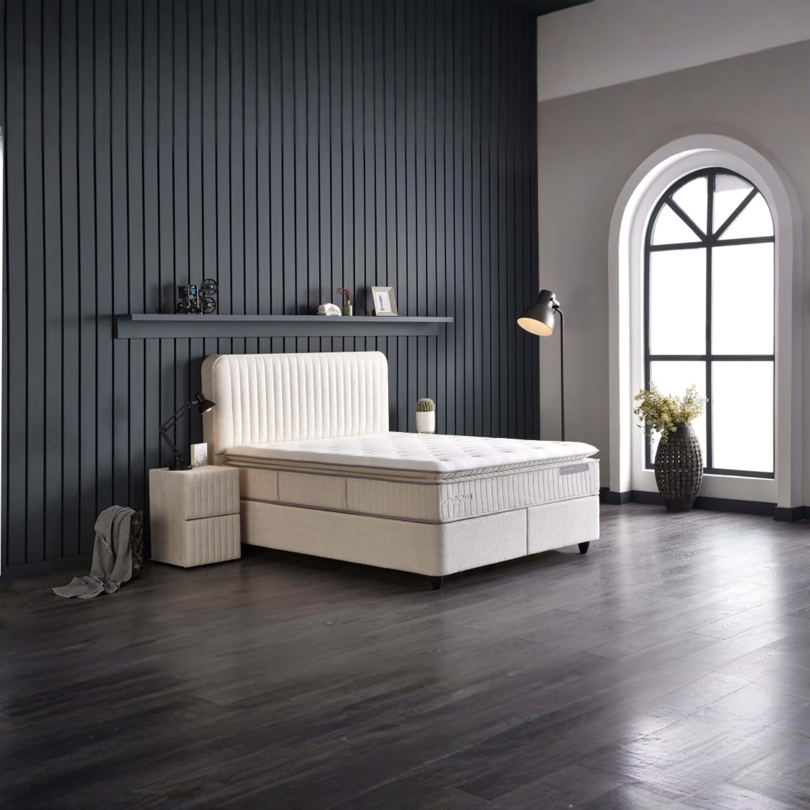 Brida Bedframe — 2