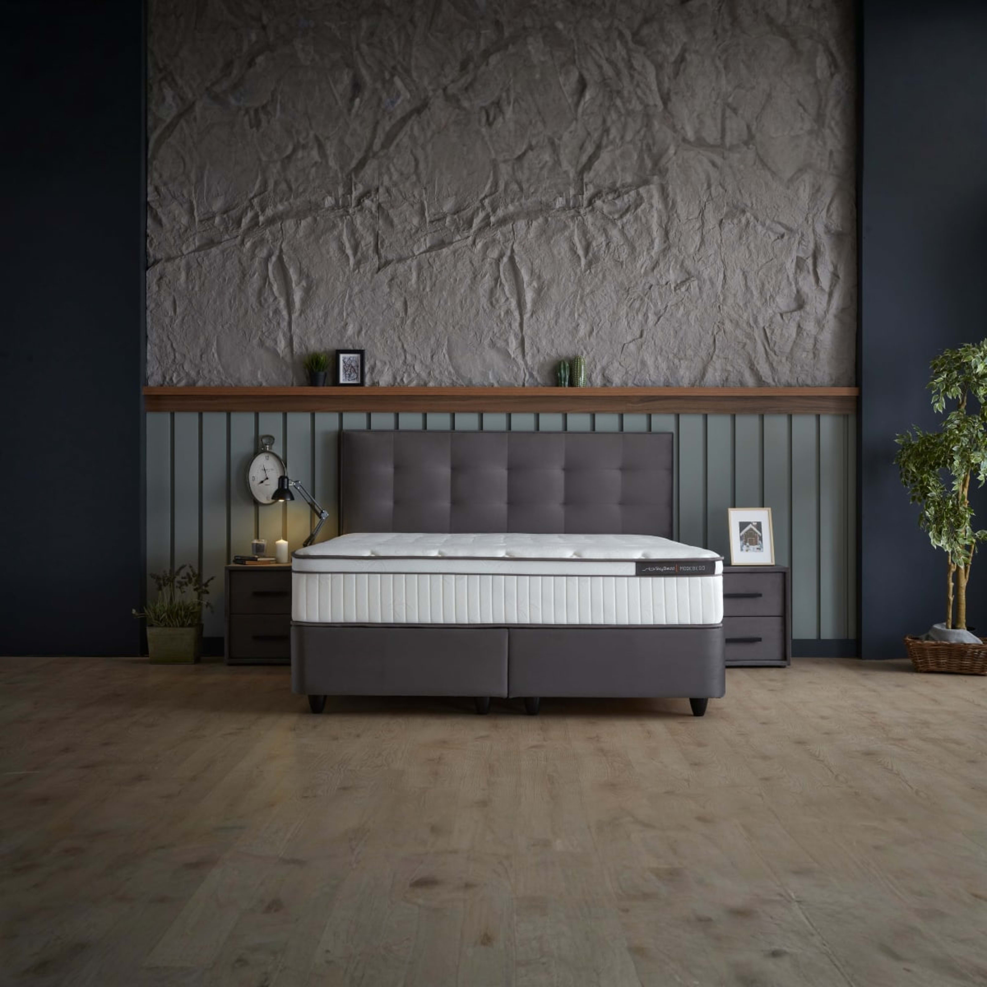 Mode Bedframe — 1