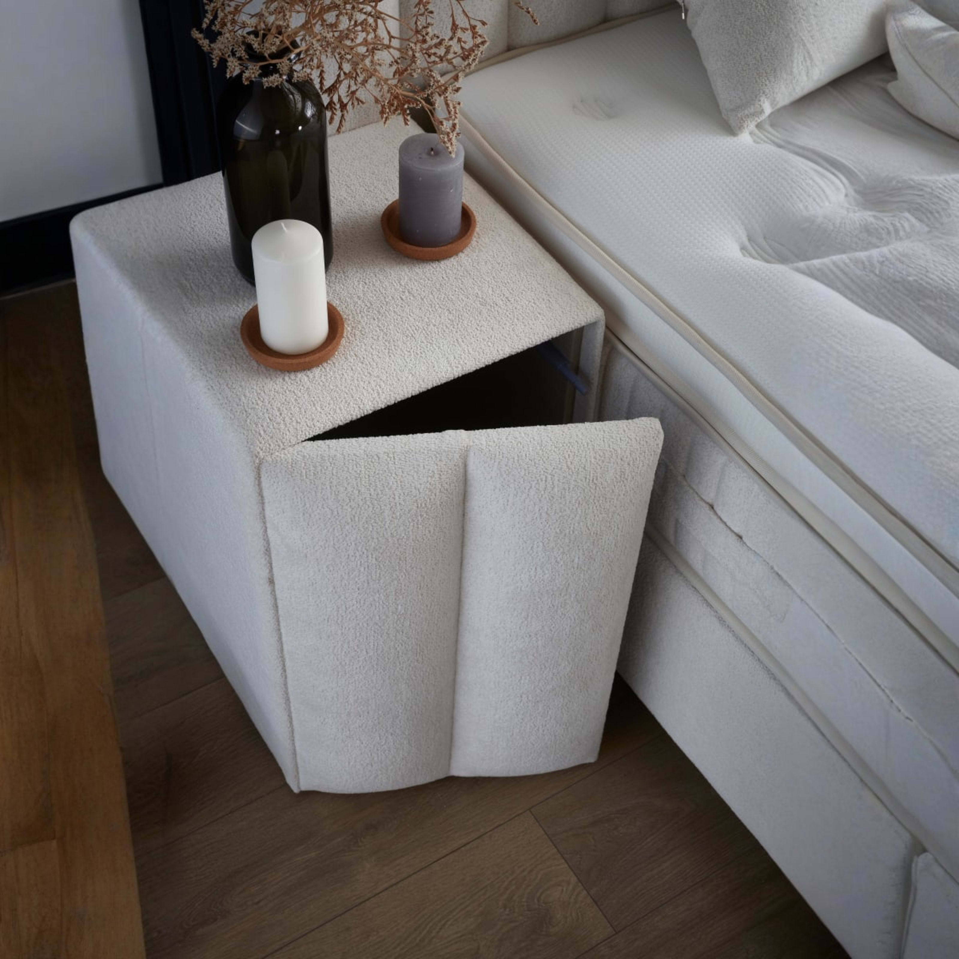 Woolly Bedframe — 4