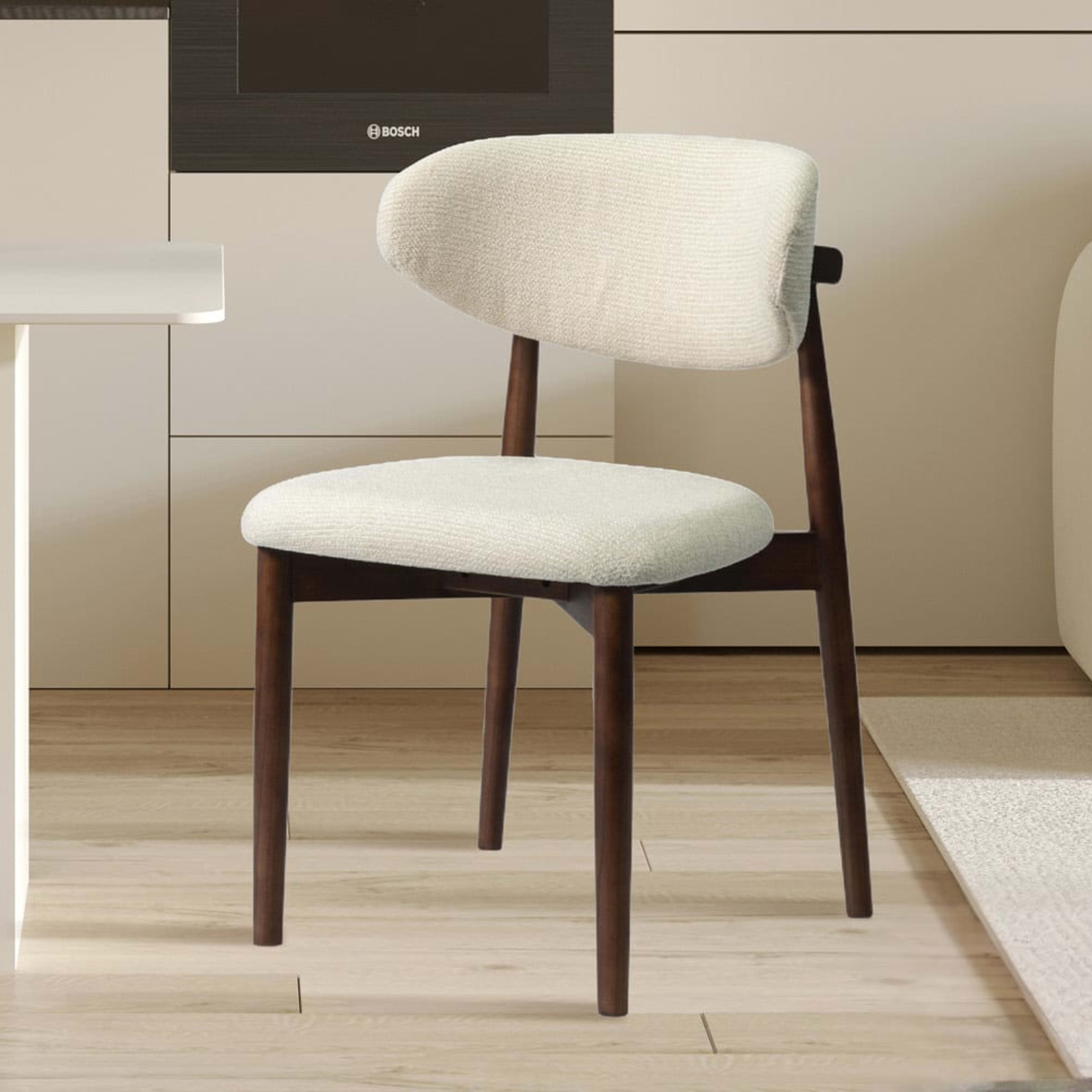 Stoel 'Clara' Essenhout Walnoot Ote Milan 103 Beige Gemonteerd — 2