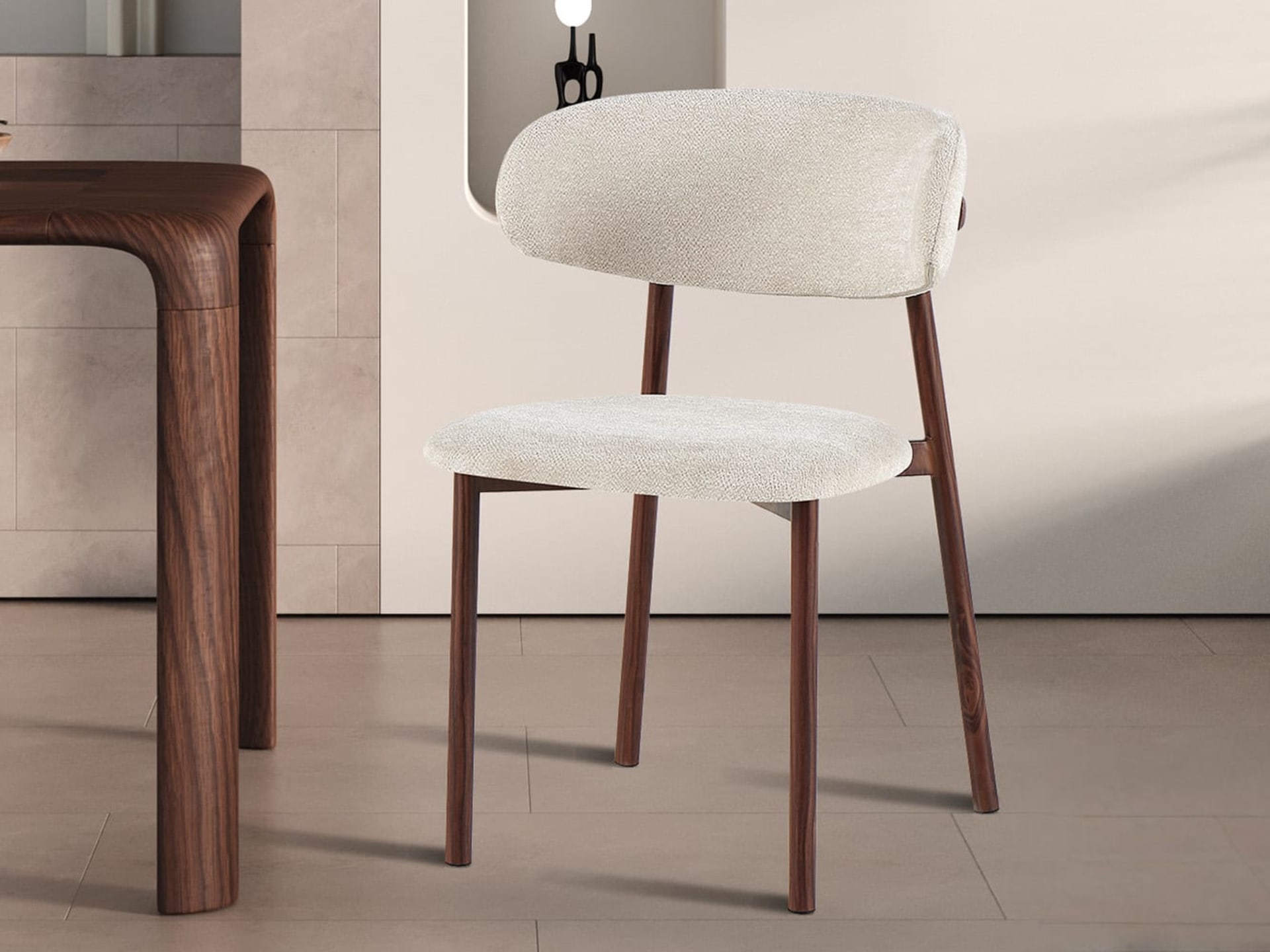 Stoel 'Coco' Walnoot - Stof Fabb Raven 24 Beige — foto 2 van 4