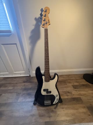 Squier P-BASS by Fender
