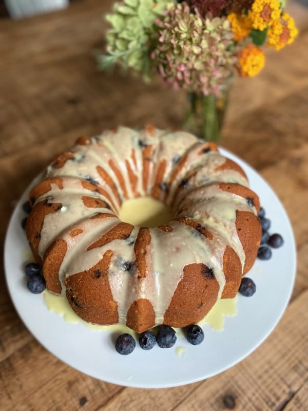 Lemons blueberry bunt cake 