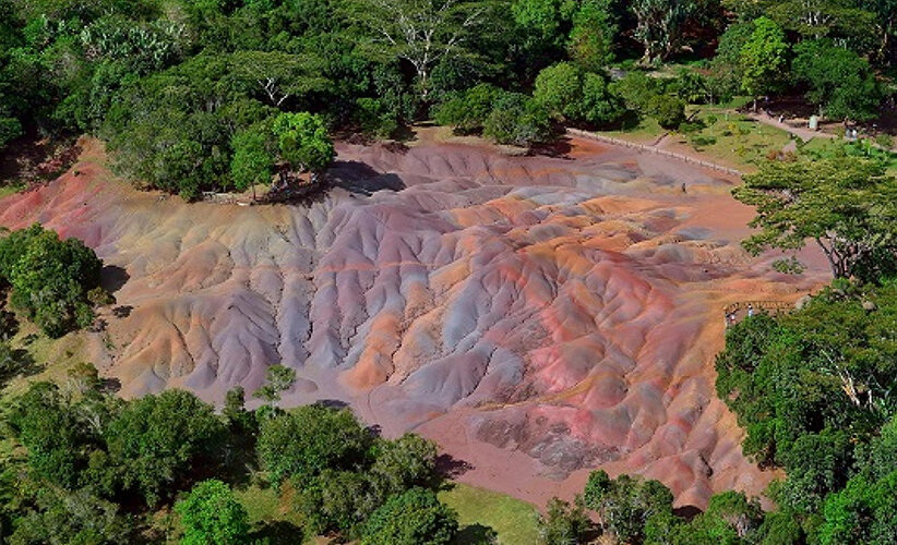 Chamarel coloured earths