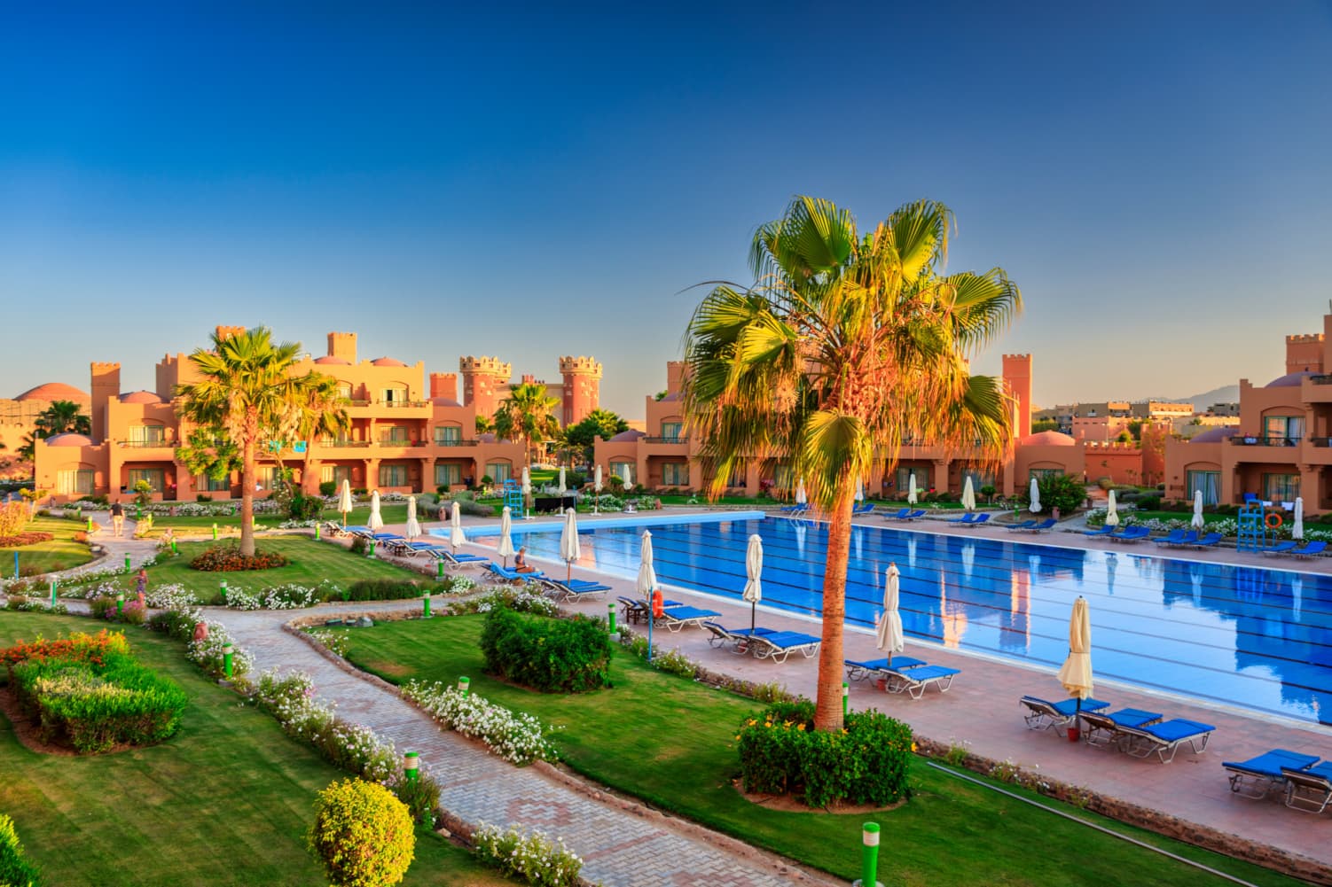 ALLURING EGYPTIAN SUMMER VIBES