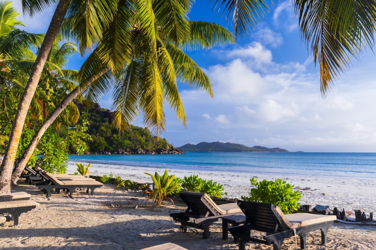 VINTAGE SEYCHELLES SUMMER CHARM