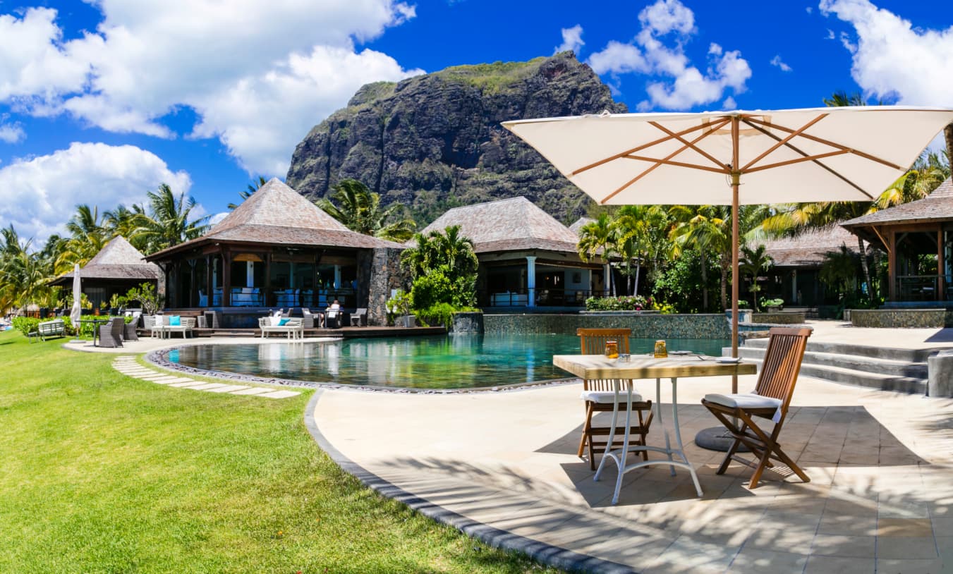 ROUSING MAURITIUS SUMMER RUBY