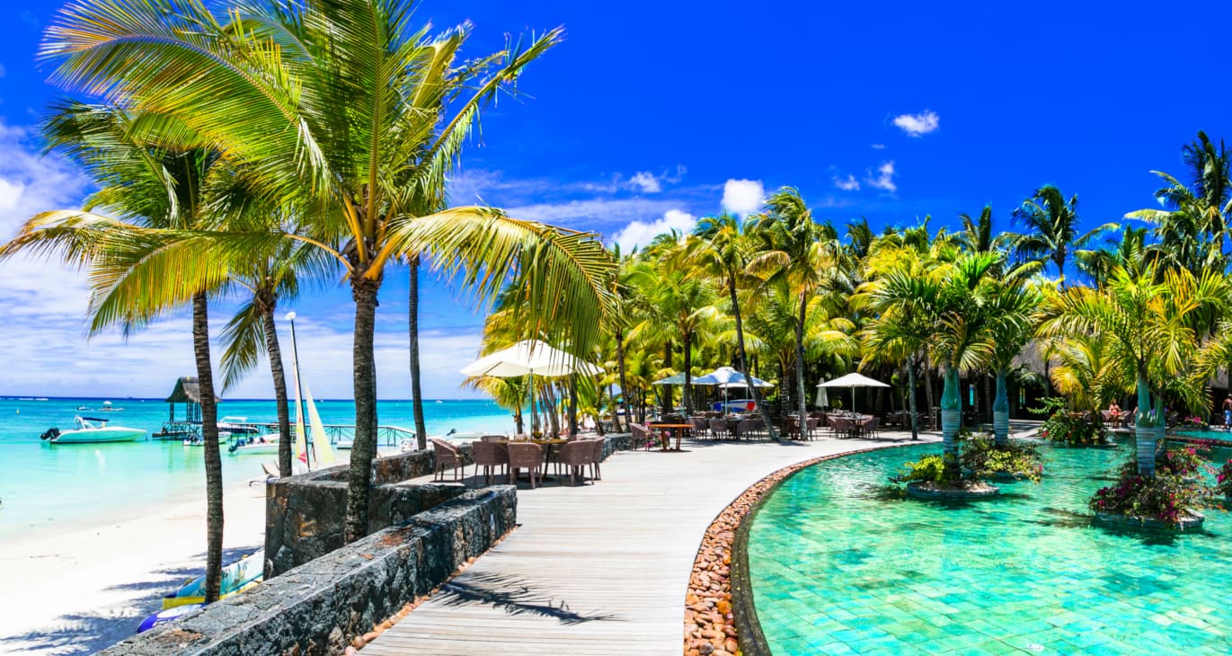 ROUSING MAURITIUS SUMMER RUBY