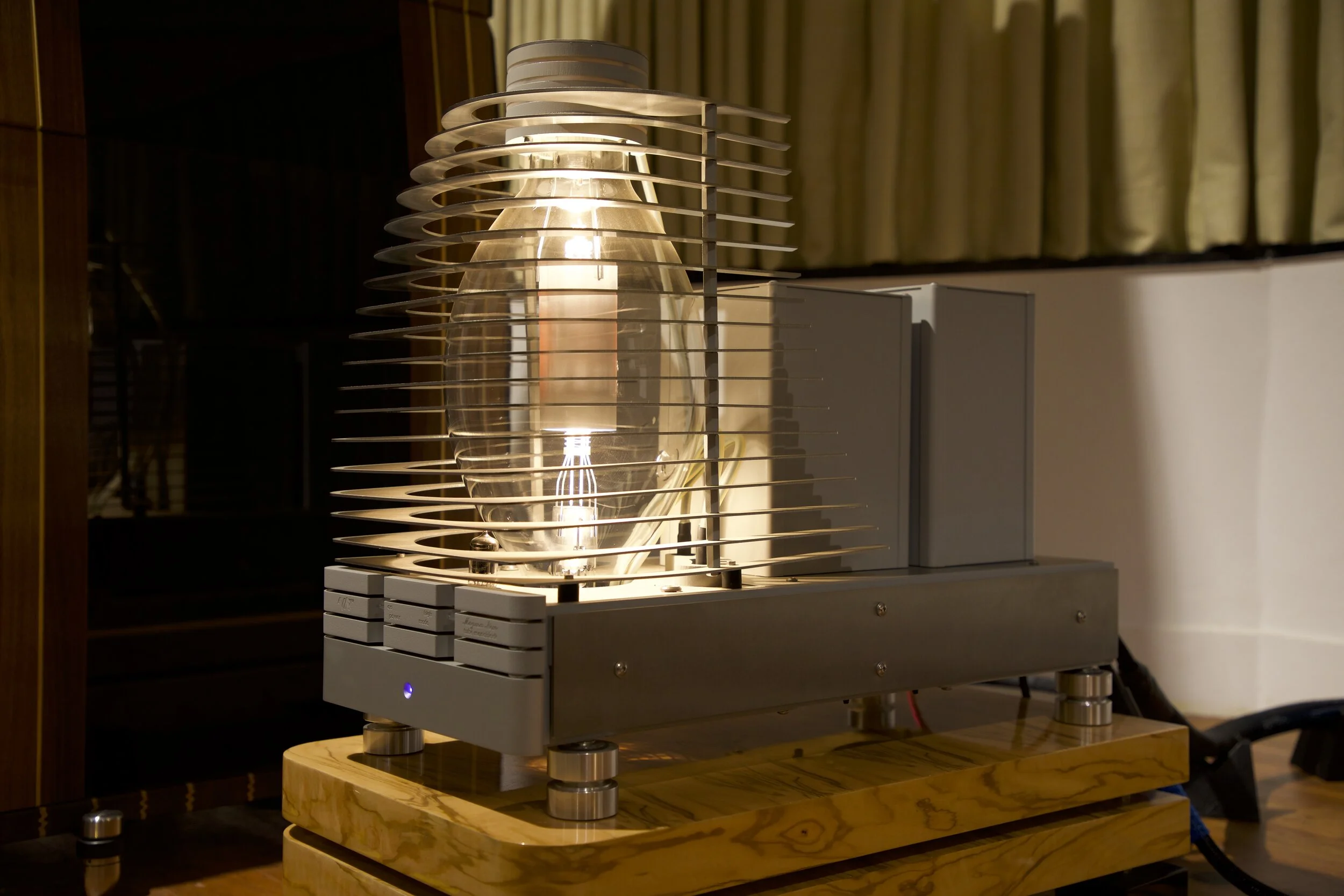 No distractions. Just uncompromising acoustic excellence.