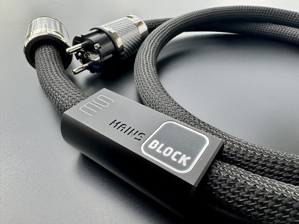 MAINS BLOCK