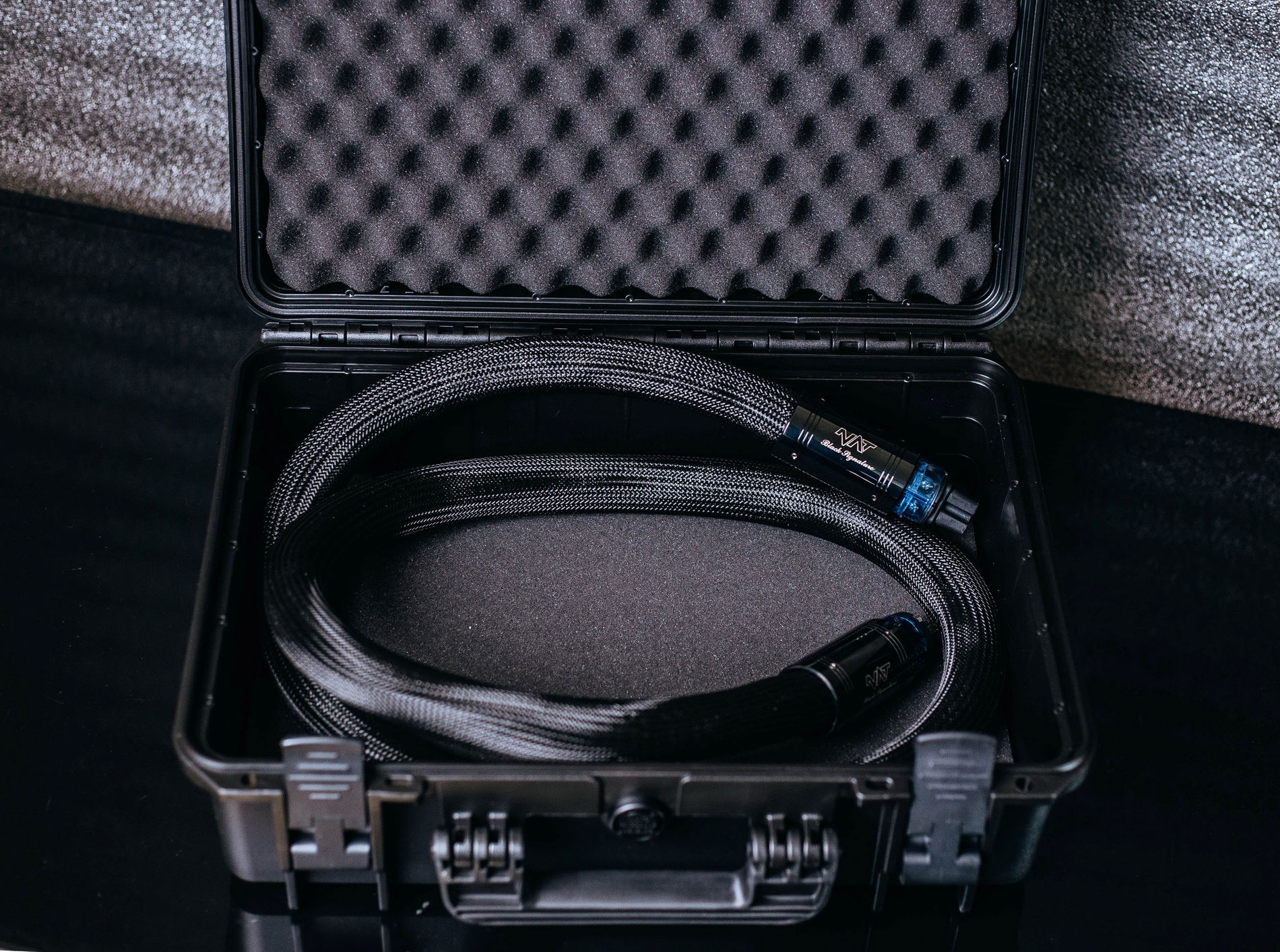 AC Coupler Black Signature
