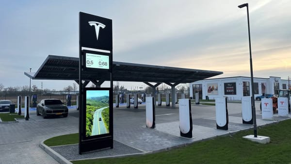 Oplaadbeleving: Tesla meets Rausch