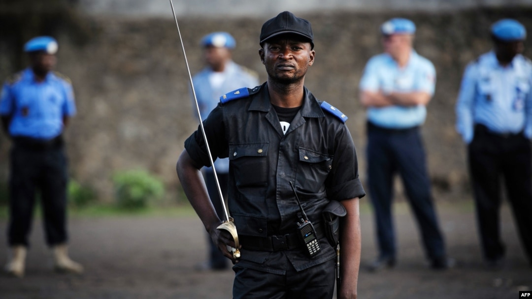 Police congolaise en uniforme, RDC