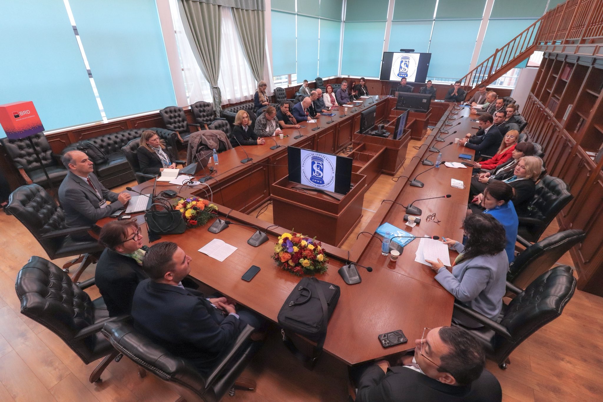 Moment scientifique lors du colloque international CEDIMES à Targoviste