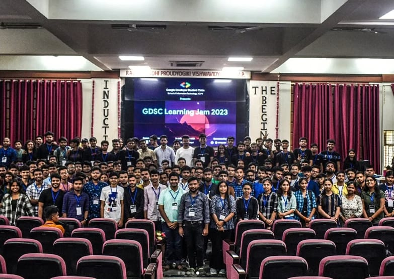 Offlyne community photo