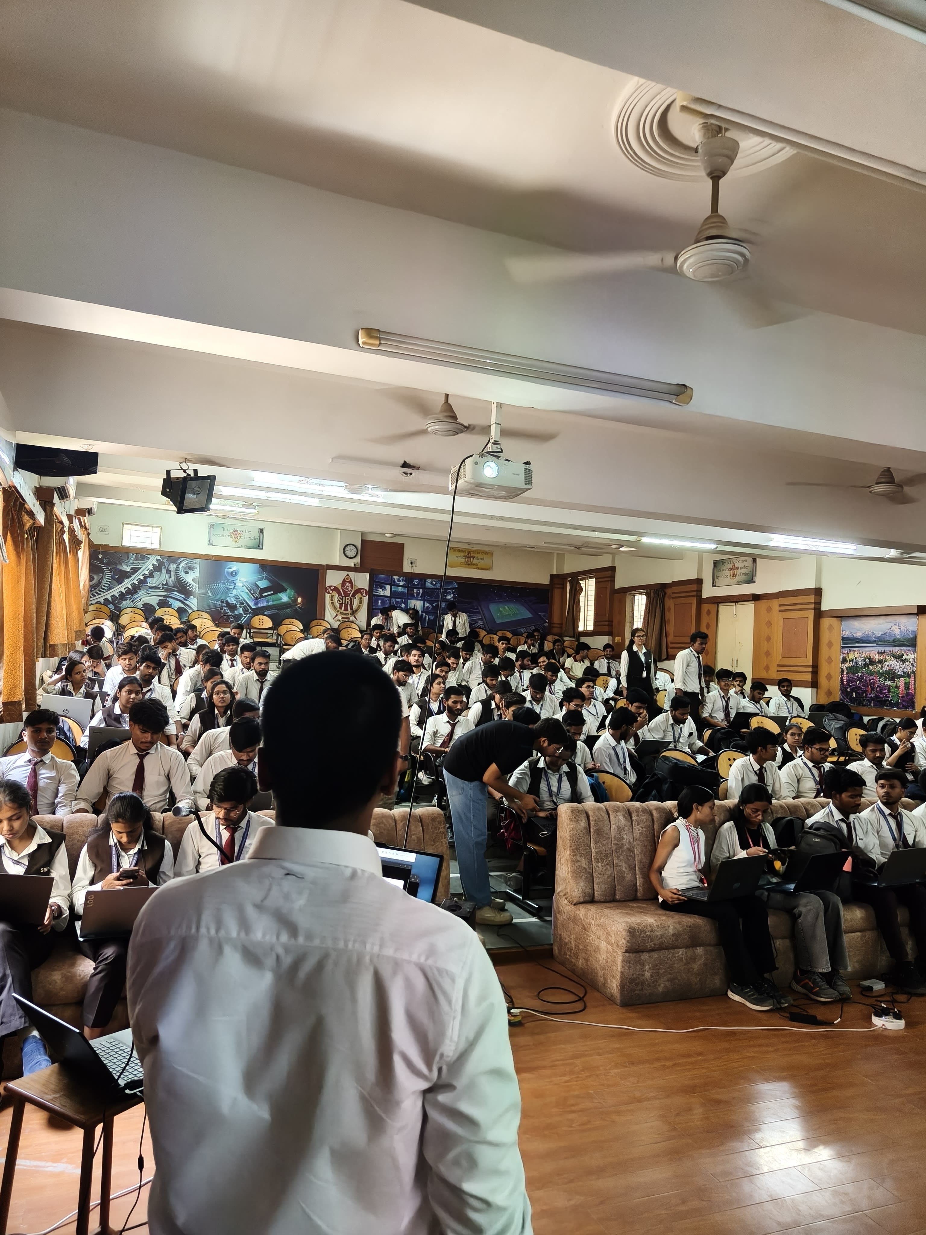 Offlyne community photo
