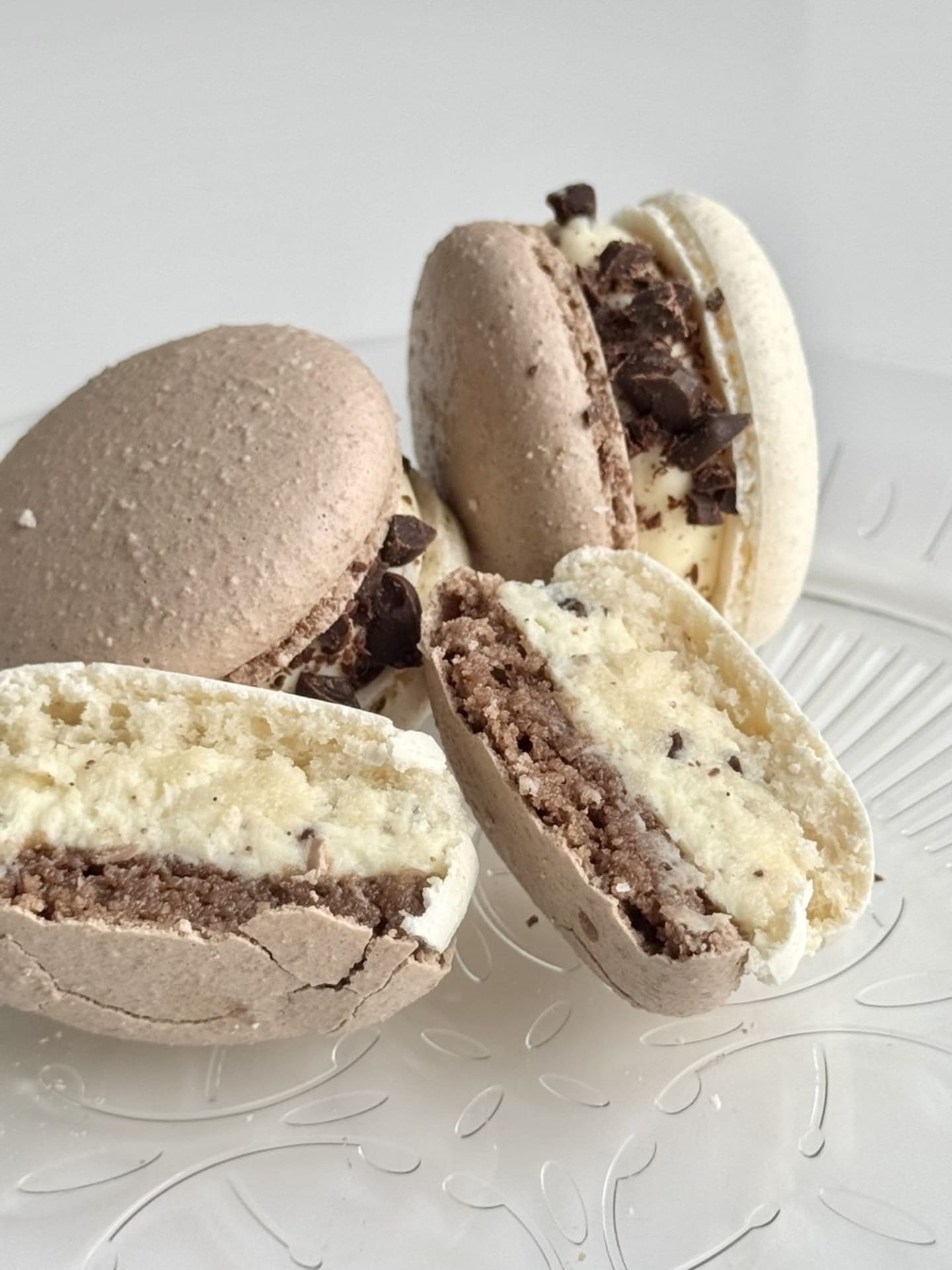 Stracciatella Ice Cream Macaron