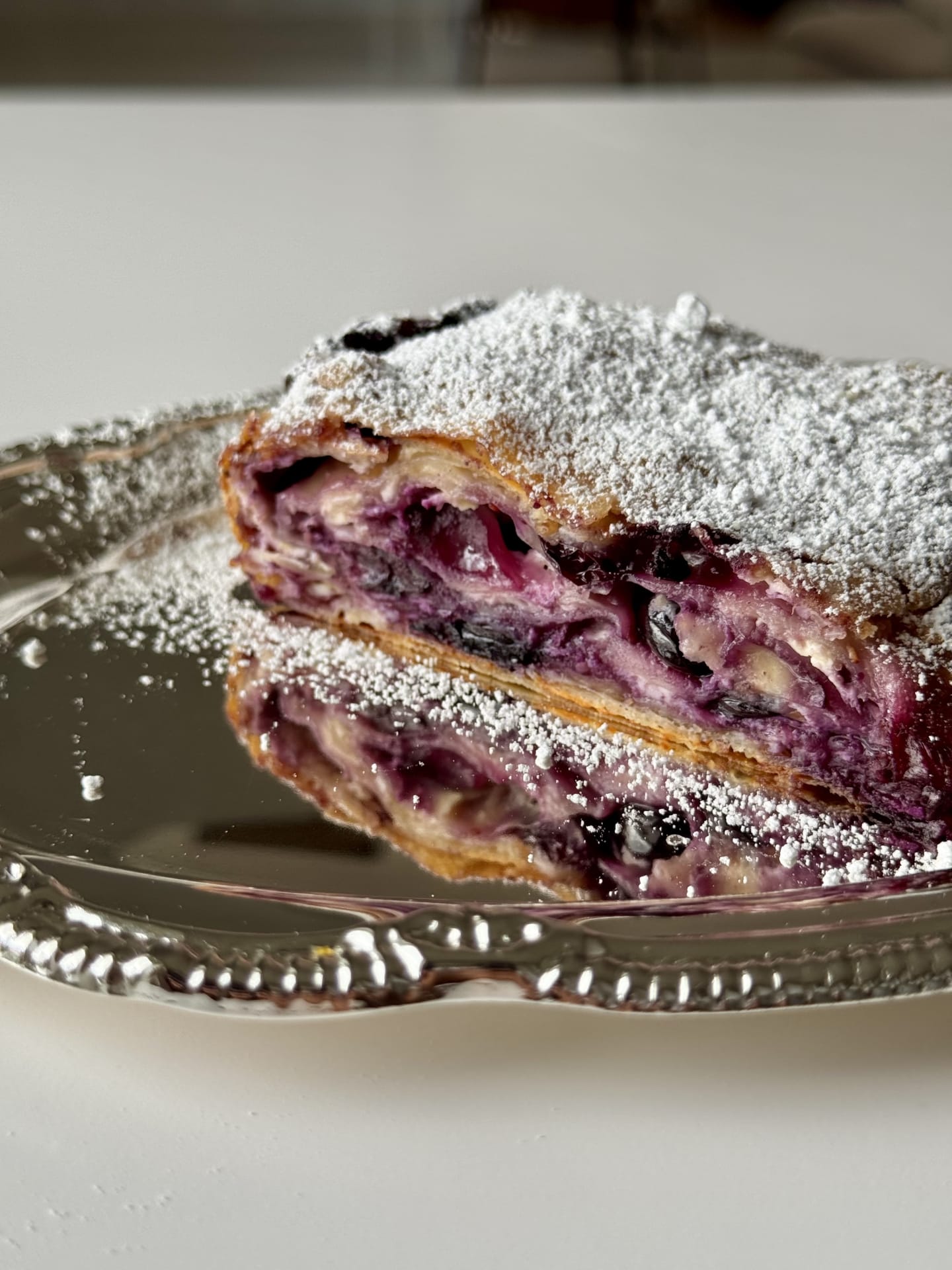 Slovenian strudel curd cheese & blueberry