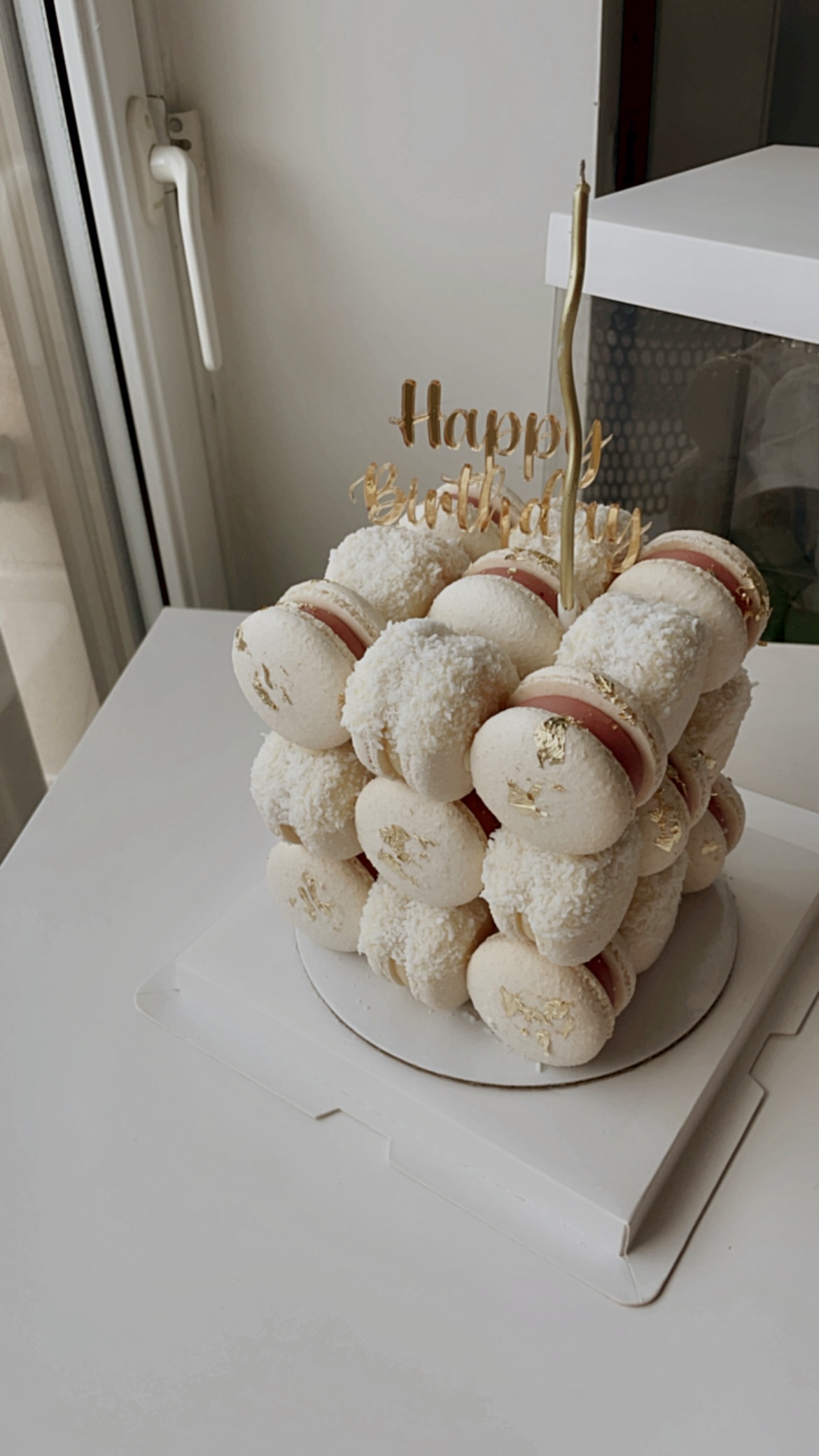 Macaron cube cake box