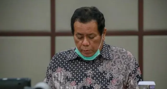 Jokowi Ubah Statuta UI, Netizen: ‘rektor UI kena COVID virusnya yang isoman’