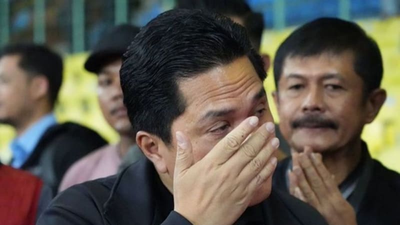 Erick Thohir Unggah Foto Hitam di Twitter, Isyaratkan Sanksi FIFA?