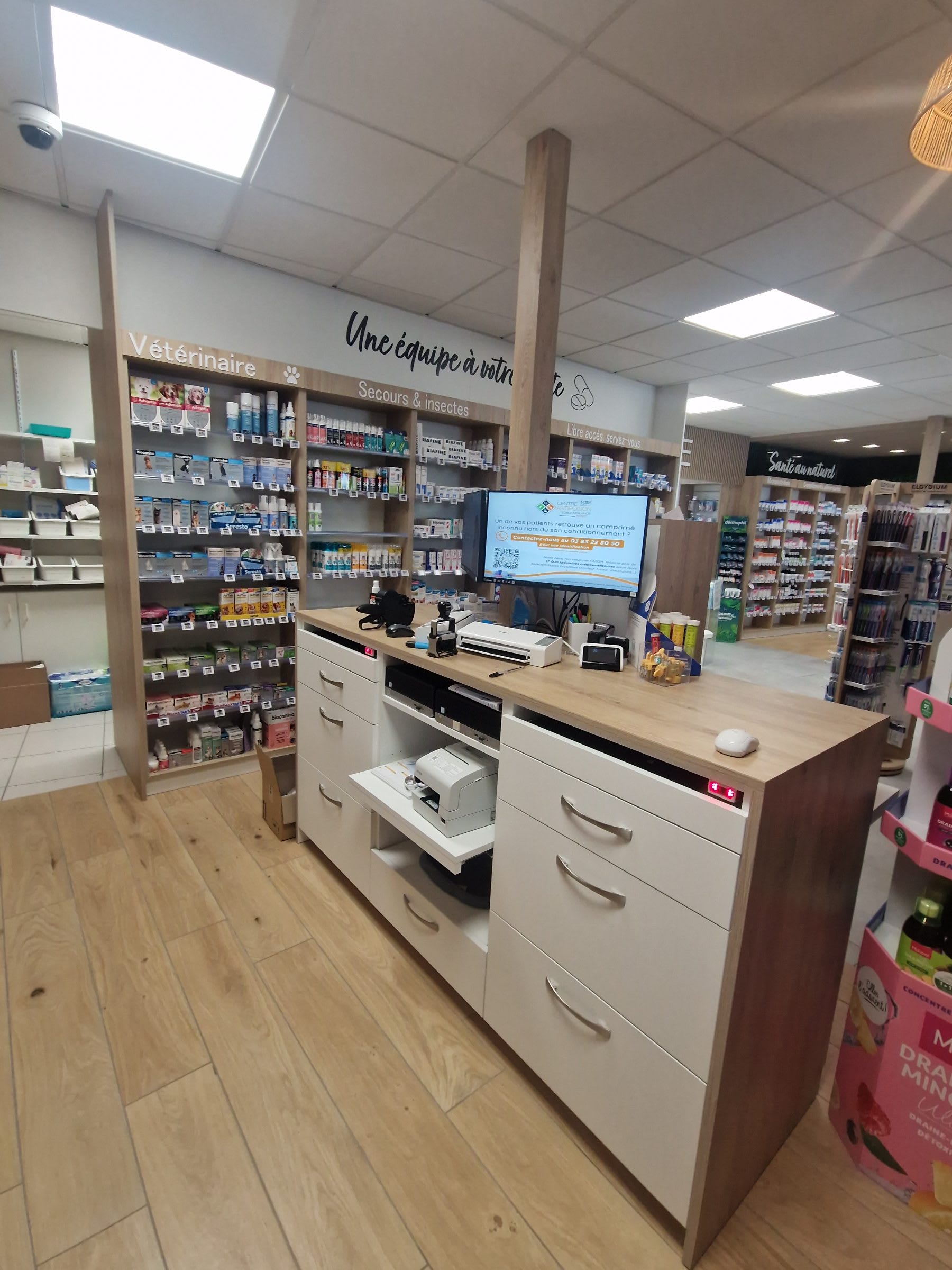 Agencement Pharmacie de Bologne — Pharmacie — Photo 15 — Bologne