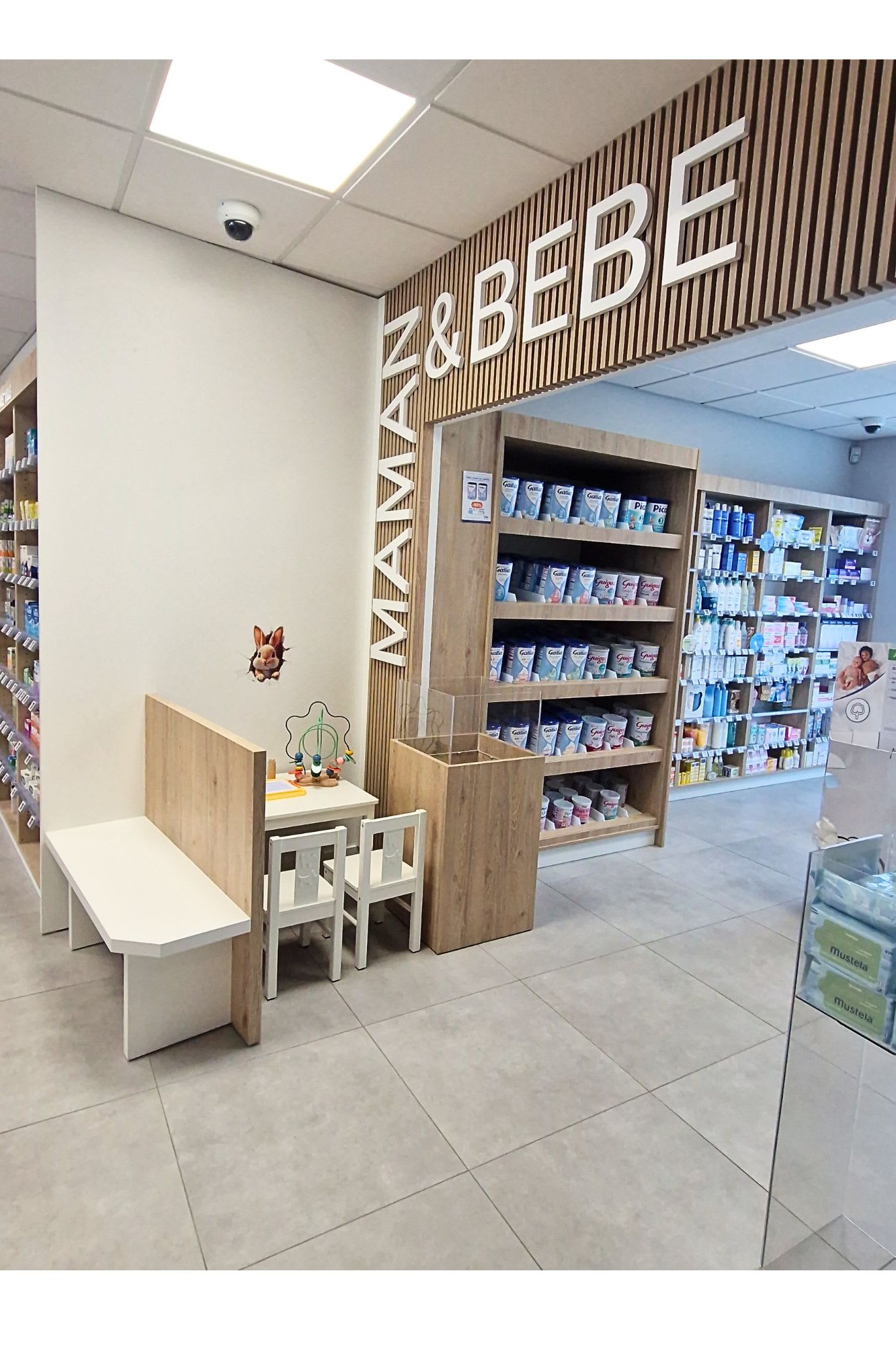 Agencement Pharmacie de Bologne — Pharmacie — Photo 17 — Bologne