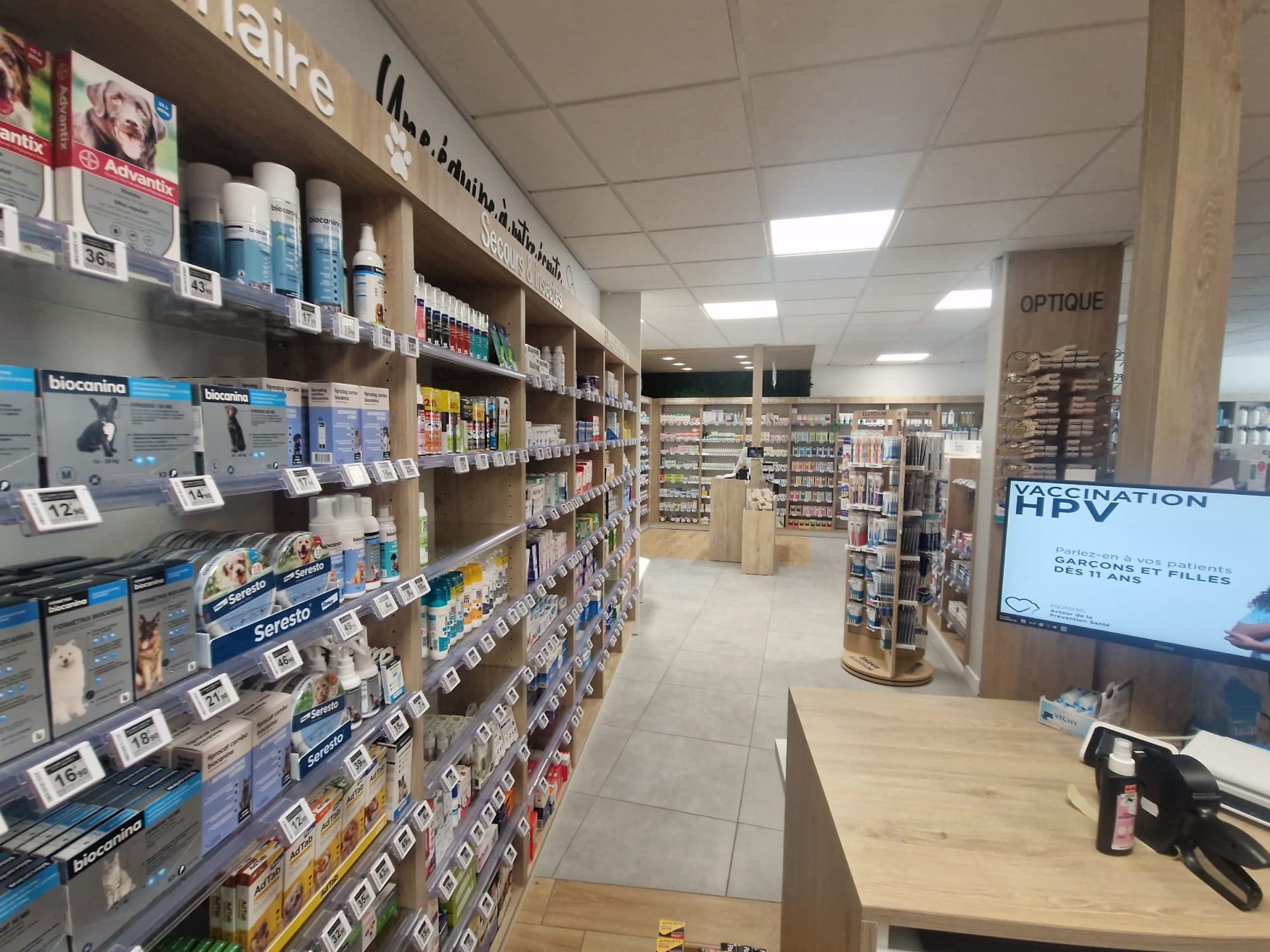 Agencement Pharmacie de Bologne — Pharmacie — Photo 18 — Bologne