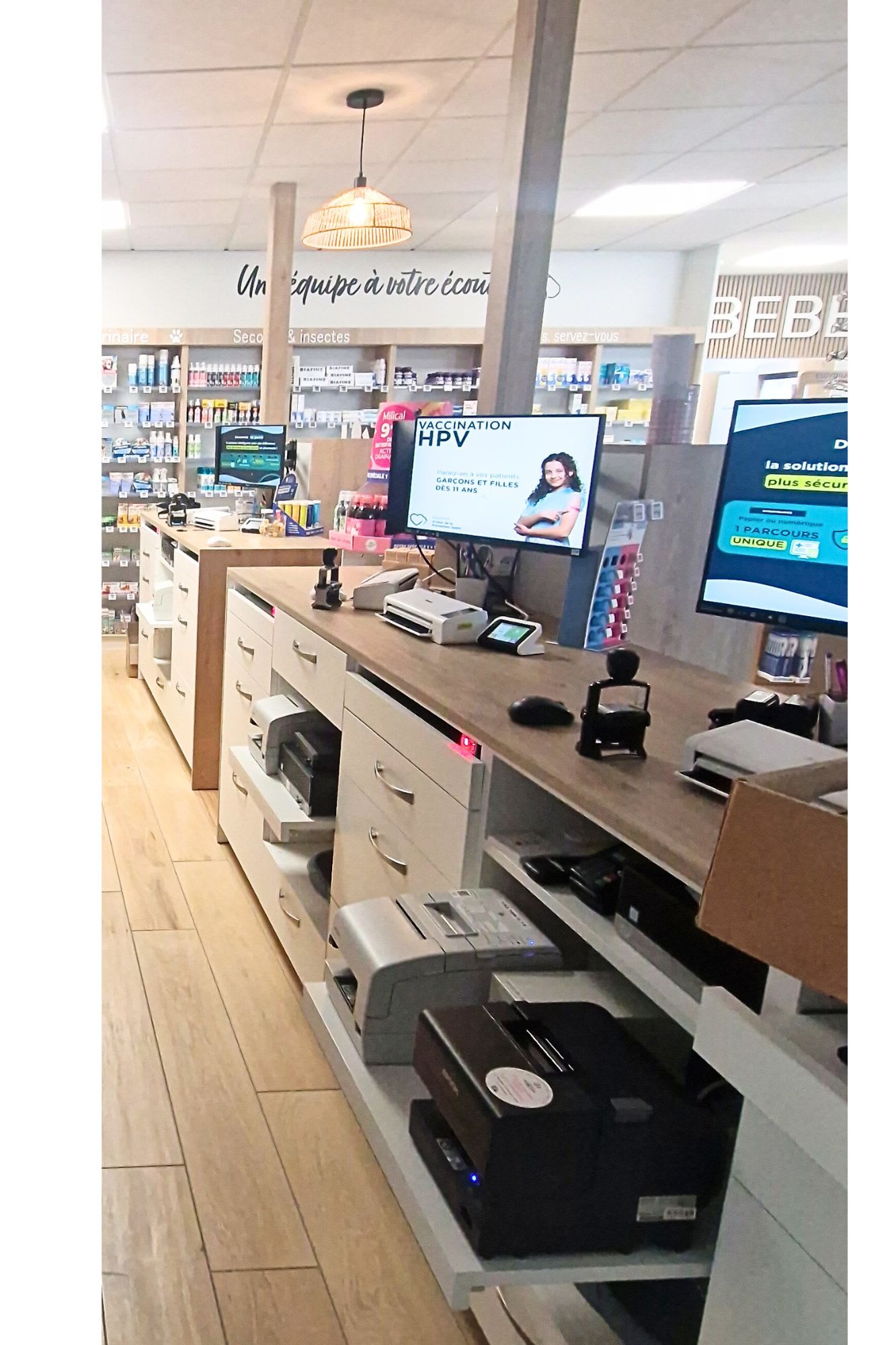 Agencement Pharmacie de Bologne — Pharmacie — Photo 19 — Bologne