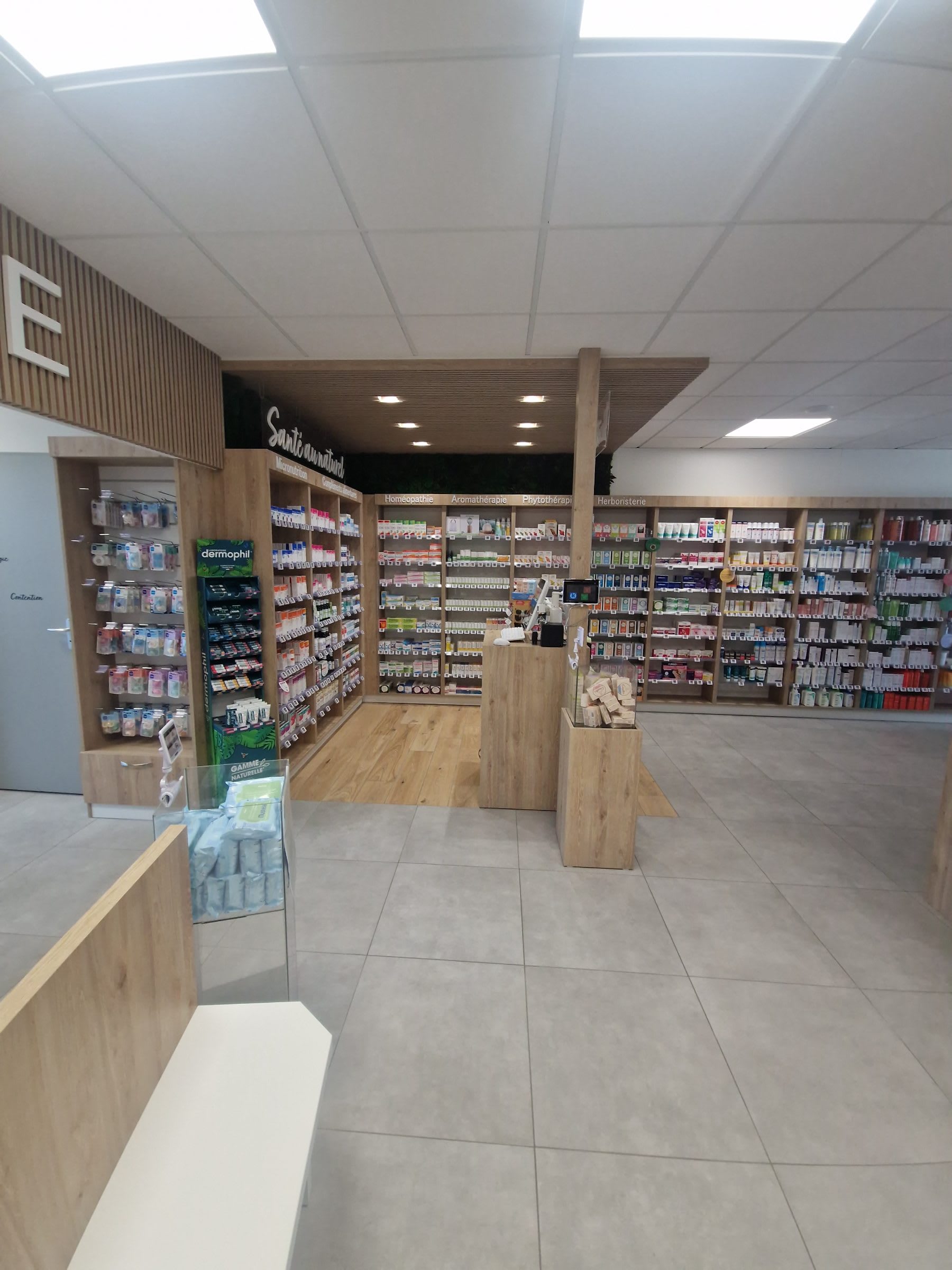 Agencement Pharmacie de Bologne — Pharmacie — Photo 22 — Bologne