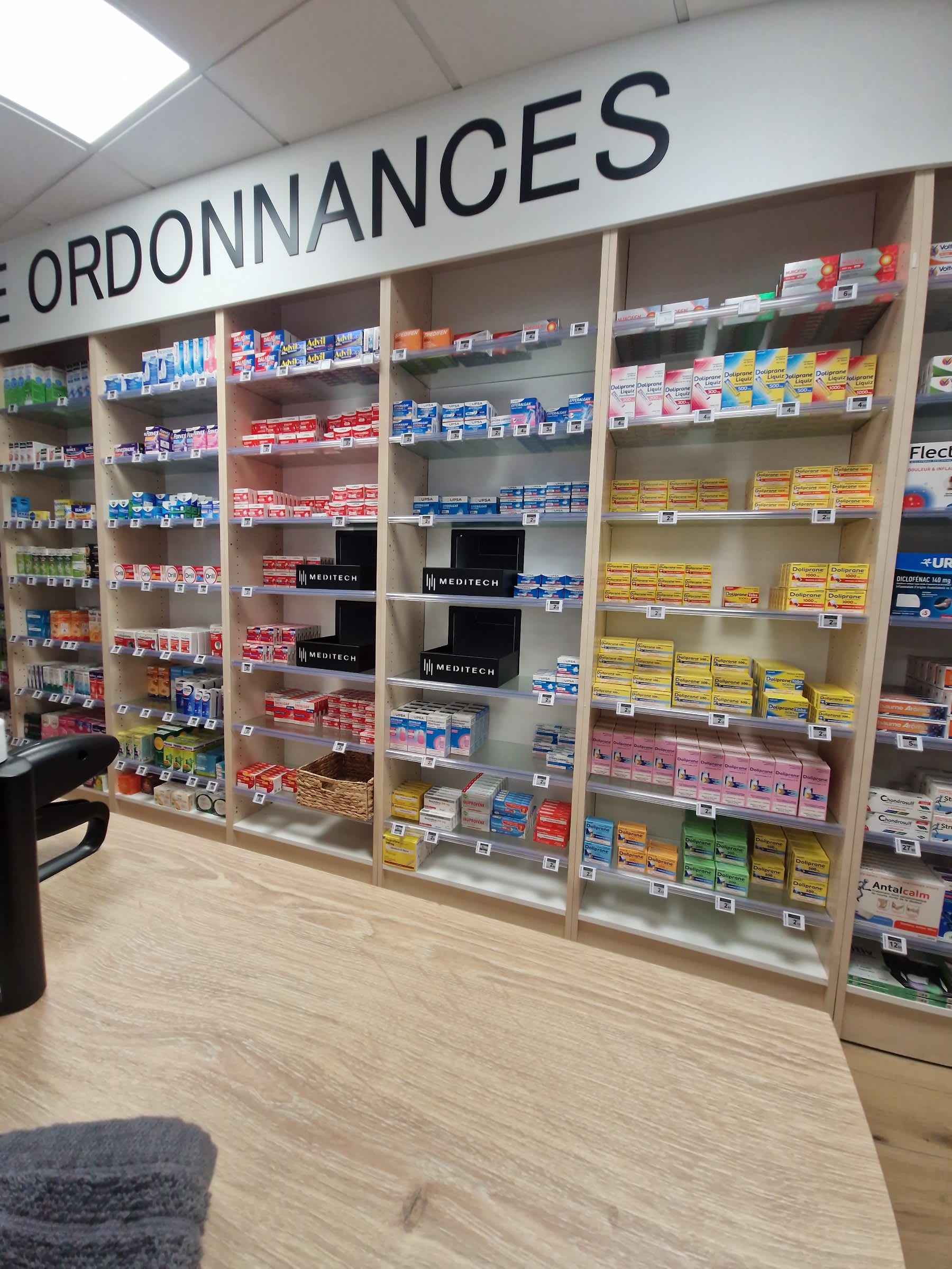 Agencement Pharmacie de Bologne — Pharmacie — Photo 34 — Bologne